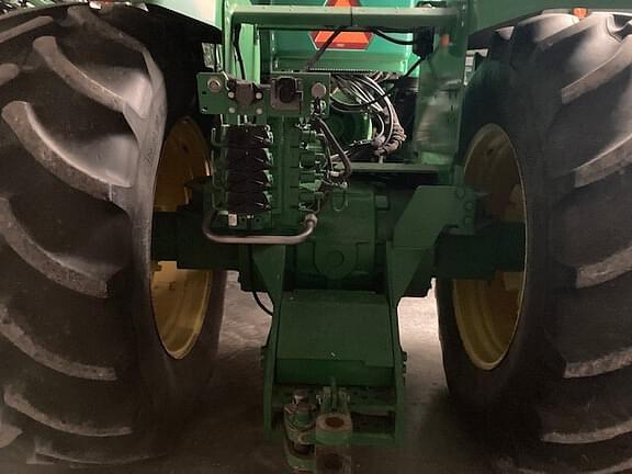 Image of John Deere 9330 equipment image 3