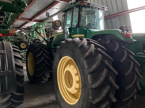 Image of John Deere 9330 equipment image 2