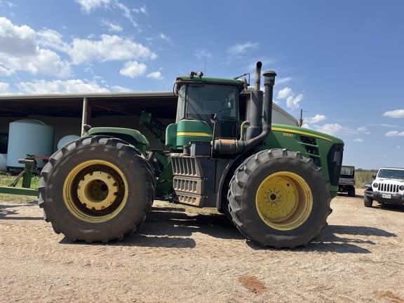 Image of John Deere 9330 equipment image 4