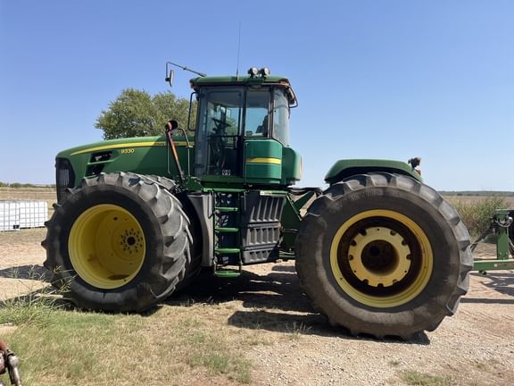 2009 John Deere 9330 Equipment Image0