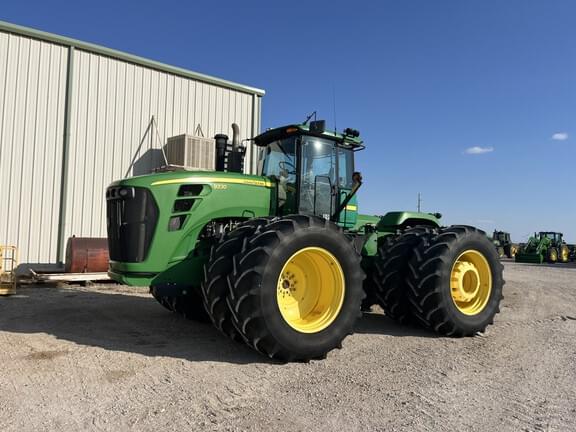 Image of John Deere 9330 equipment image 2