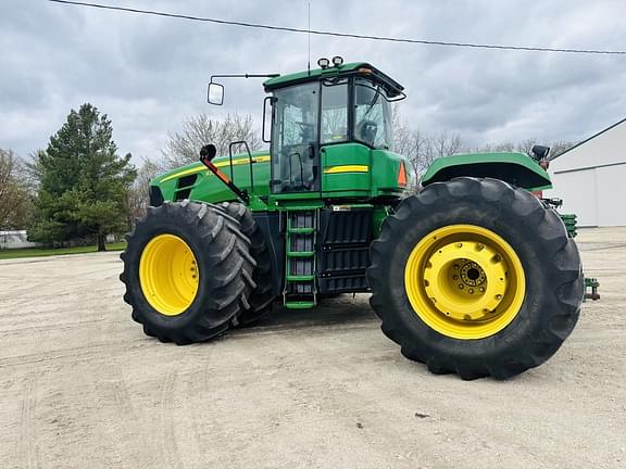 Image of John Deere 9330 equipment image 4