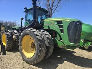 2009 John Deere 9330 Image