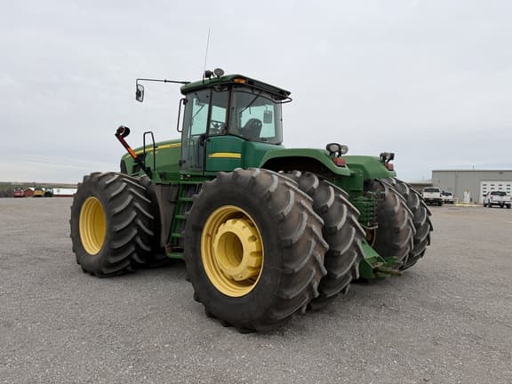 Image of John Deere 9330 equipment image 2
