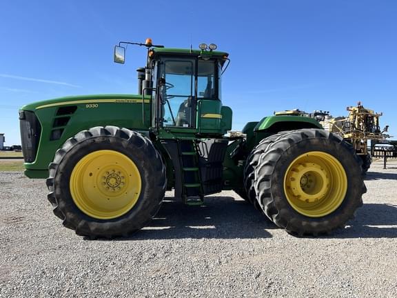 Image of John Deere 9330 equipment image 1