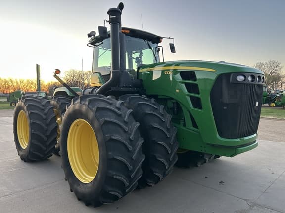 Image of John Deere 9330 equipment image 1