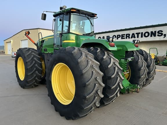 Image of John Deere 9330 equipment image 4