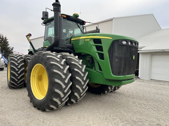 Image of John Deere 9330 equipment image 1