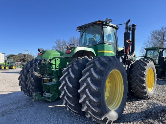 Image of John Deere 9330 equipment image 3