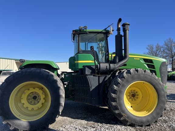 Image of John Deere 9330 equipment image 4