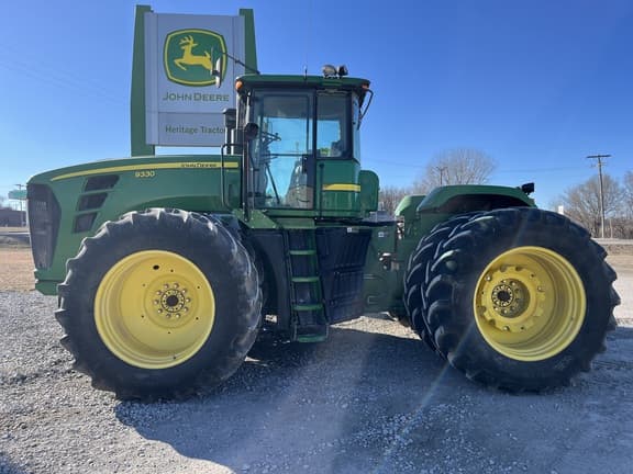 Image of John Deere 9330 equipment image 1