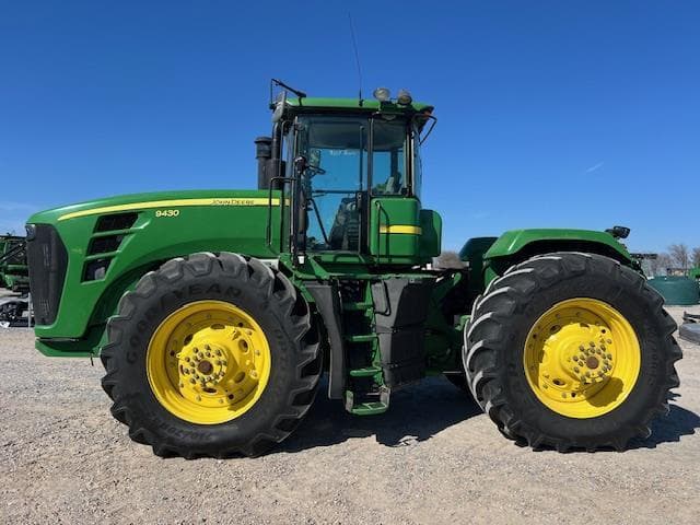 Image of John Deere 9430 equipment image 1