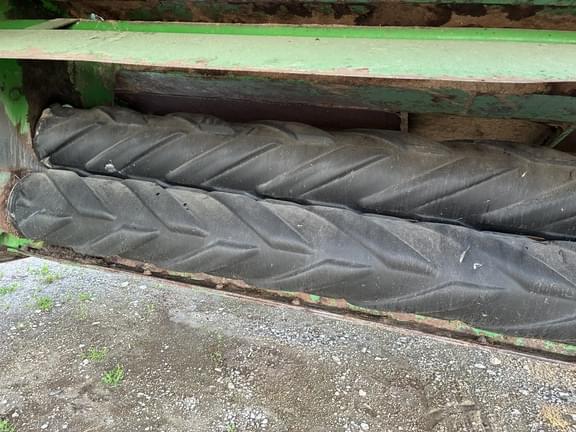 Image of John Deere 946 equipment image 4