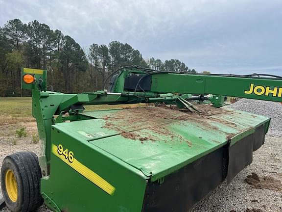 Image of John Deere 946 equipment image 2