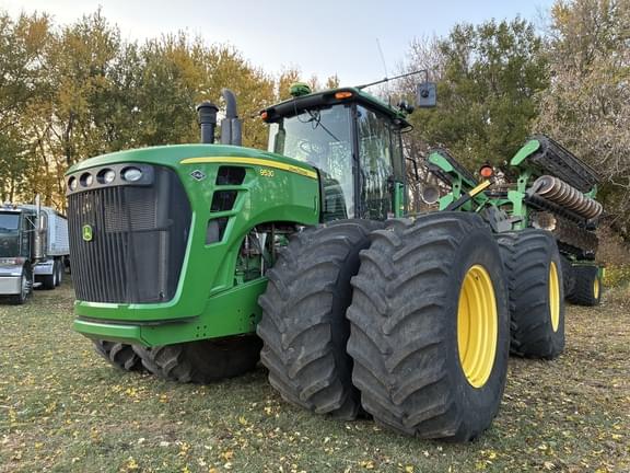 Image of John Deere 9530 equipment image 2