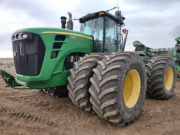 Image of John Deere 9530 equipment image 2
