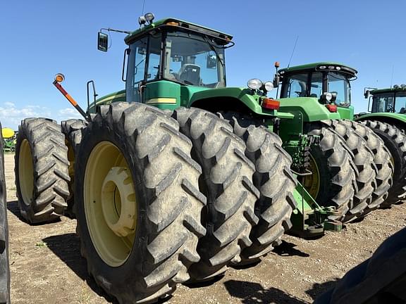 Image of John Deere 9530 equipment image 3