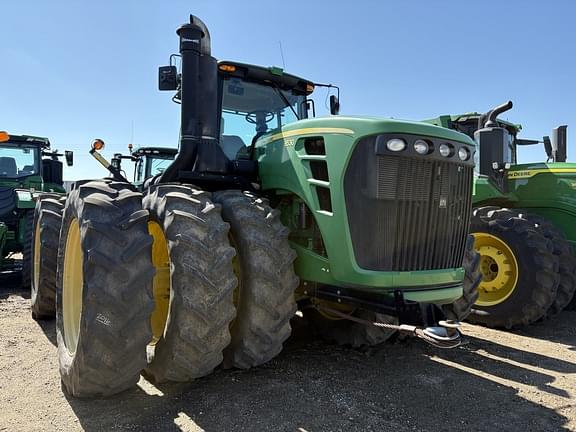 Image of John Deere 9530 equipment image 1