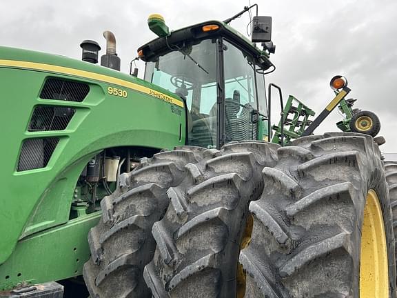 Image of John Deere 9530 equipment image 2