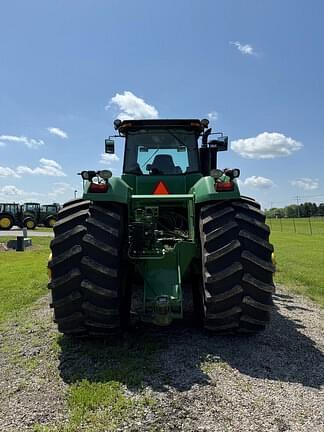 Image of John Deere 9530 equipment image 2