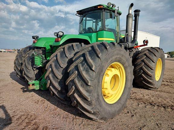 Image of John Deere 9530 equipment image 1