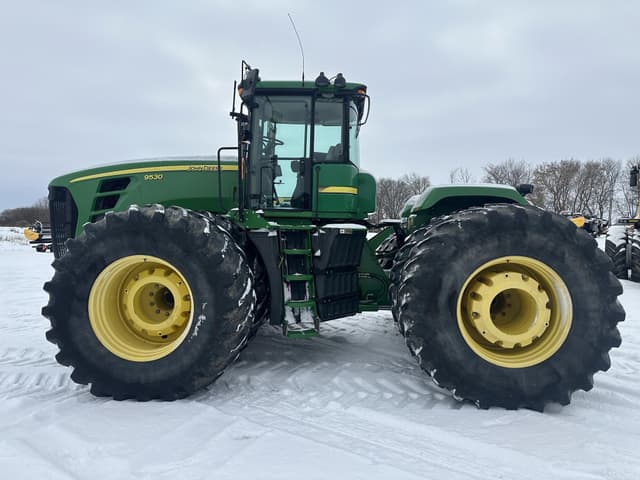 Image of John Deere 9530 equipment image 2