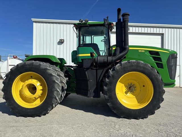 Image of John Deere 9530 equipment image 2
