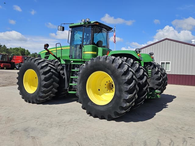 Image of John Deere 9530 equipment image 3