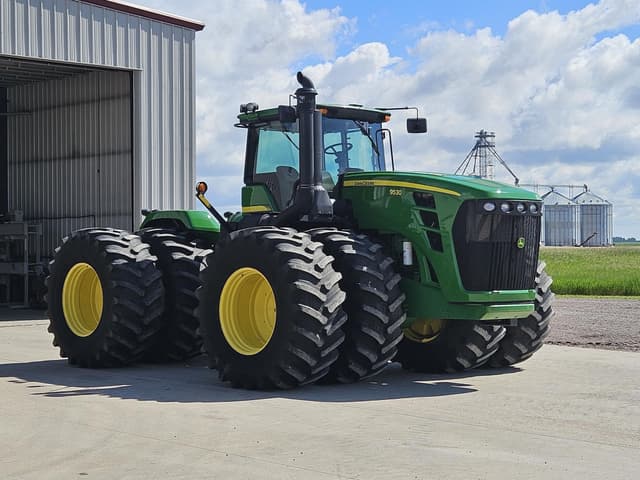 Image of John Deere 9530 equipment image 1
