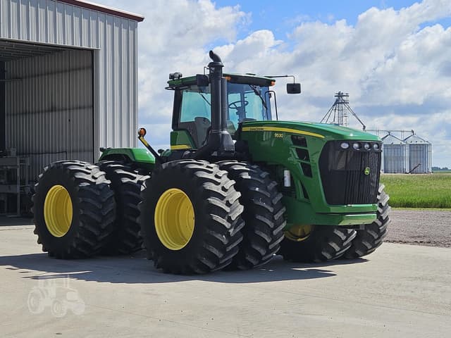 Image of John Deere 9530 equipment image 1