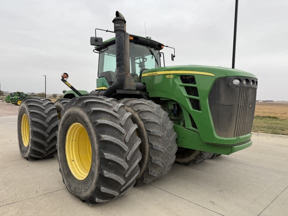 Image of John Deere 9530 equipment image 3