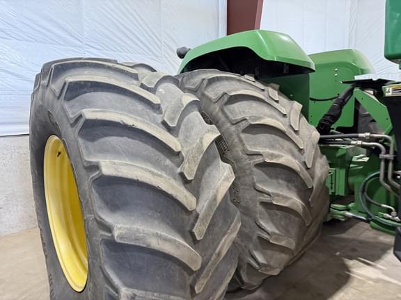 Image of John Deere 9530 equipment image 2
