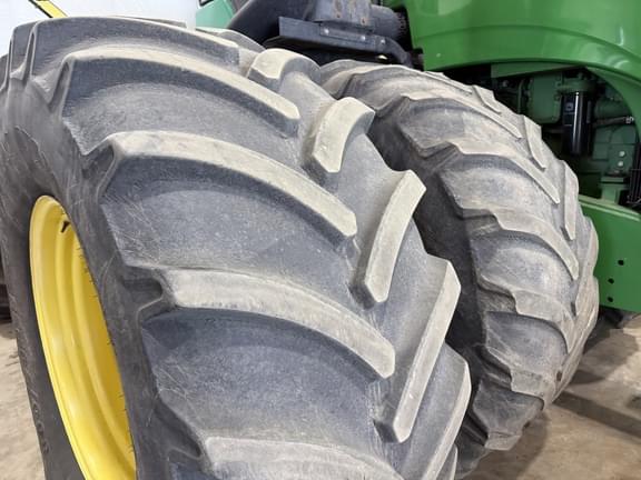 Image of John Deere 9530 equipment image 3