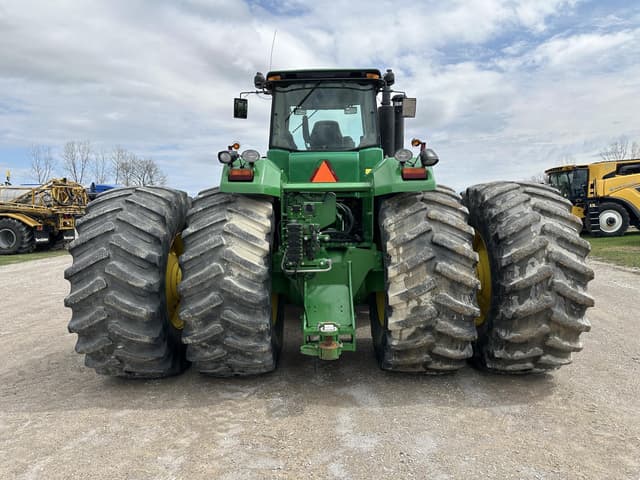 Image of John Deere 9530 equipment image 3