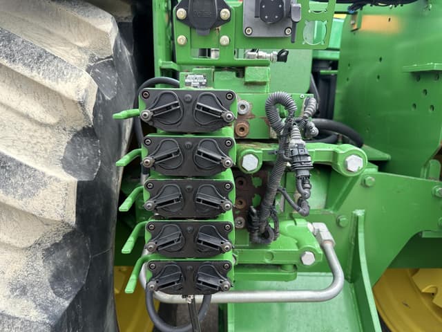 Image of John Deere 9530 equipment image 4