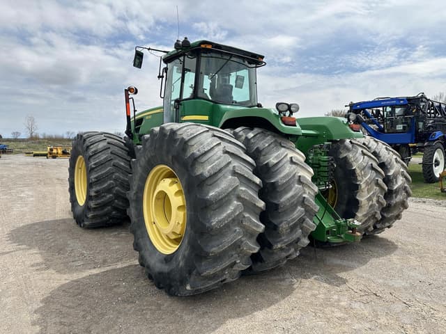 Image of John Deere 9530 equipment image 2