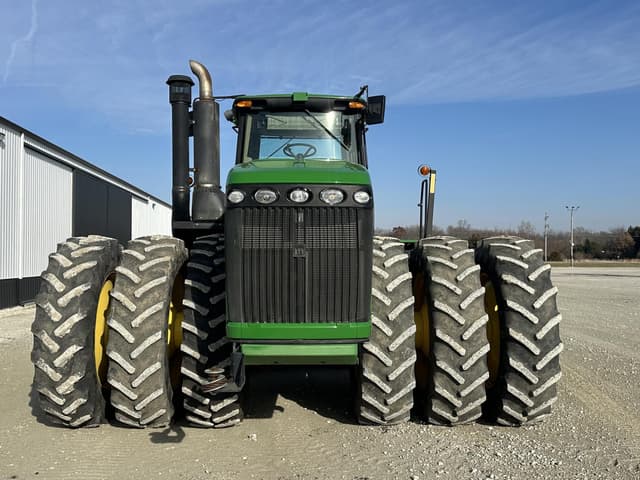 Image of John Deere 9530 equipment image 1