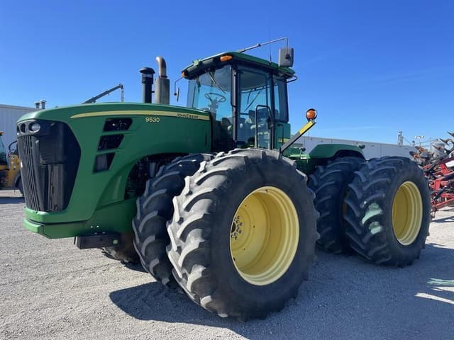 Image of John Deere 9530 equipment image 2