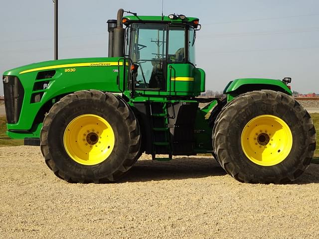 Image of John Deere 9530 equipment image 1