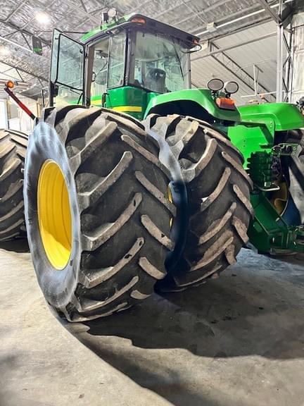 Image of John Deere 9530 equipment image 1