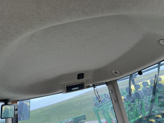 Image of John Deere 9530T equipment image 3