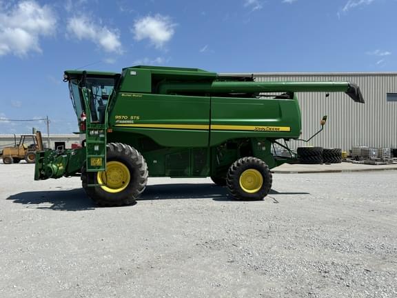 Image of John Deere 9570 STS equipment image 1