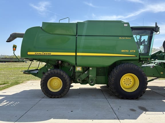 2009 John Deere 9570 STS Equipment Image0