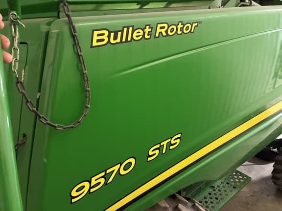 Image of John Deere 9570 STS equipment image 2
