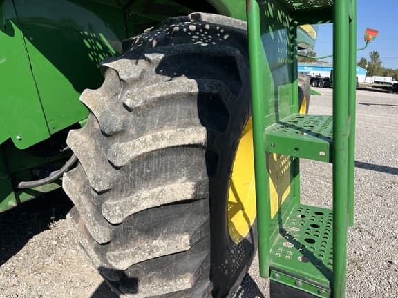 Image of John Deere 9570 STS equipment image 4