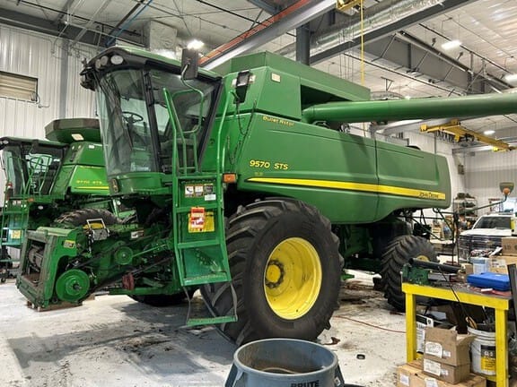 2009 John Deere 9570 STS Equipment Image0