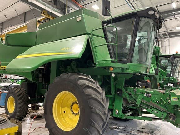 Image of John Deere 9570 STS equipment image 1