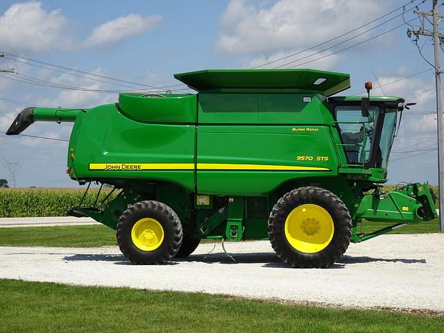 Image of John Deere 9570 STS equipment image 3