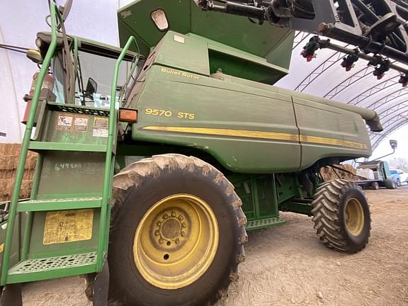 Image of John Deere 9570 STS equipment image 1