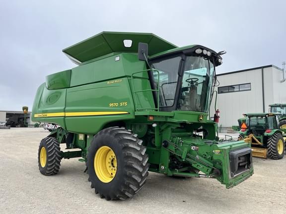 Image of John Deere 9570 STS equipment image 1